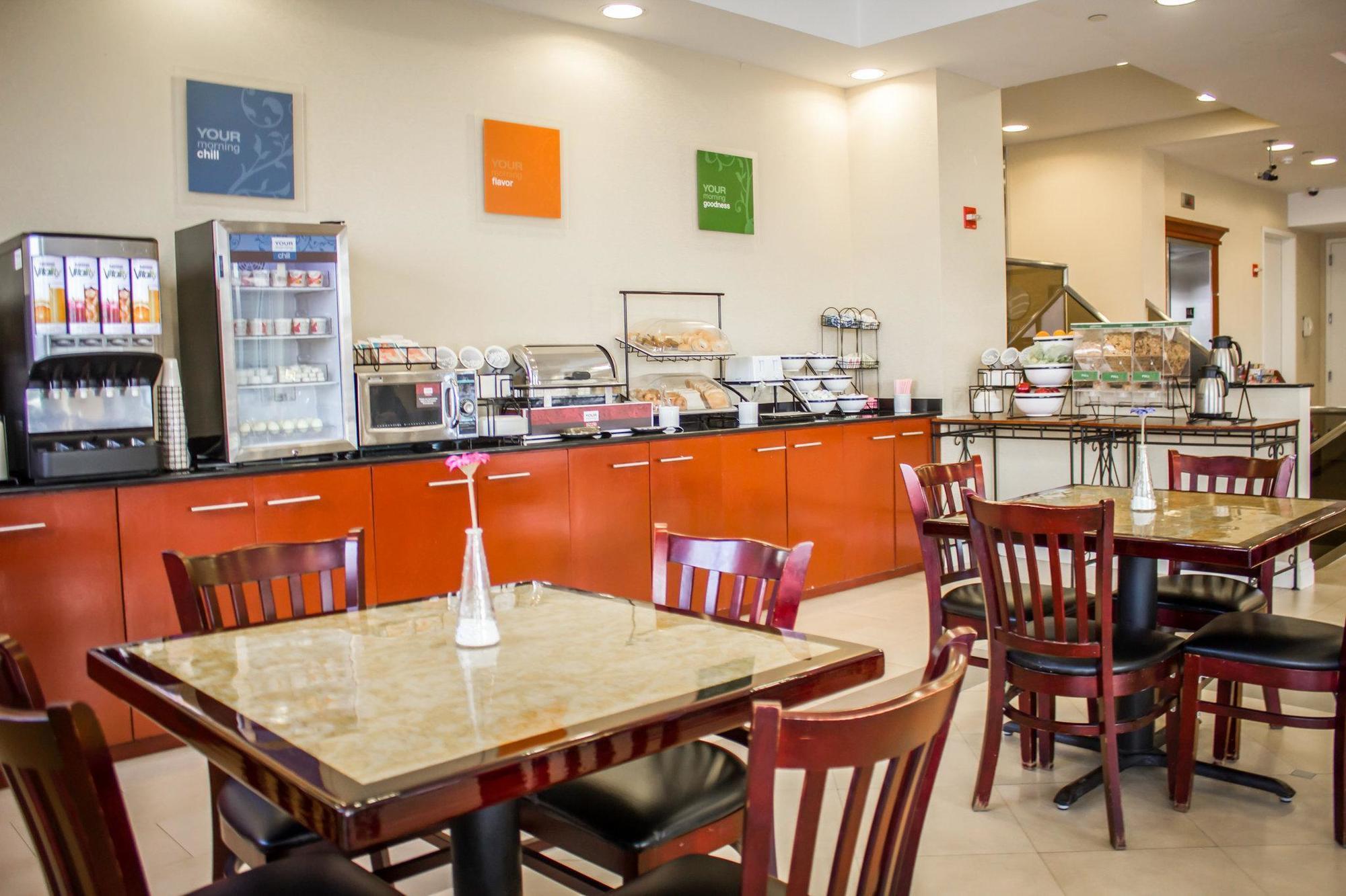 Comfort Inn & Suites Laguardia Airport New York Exterior foto