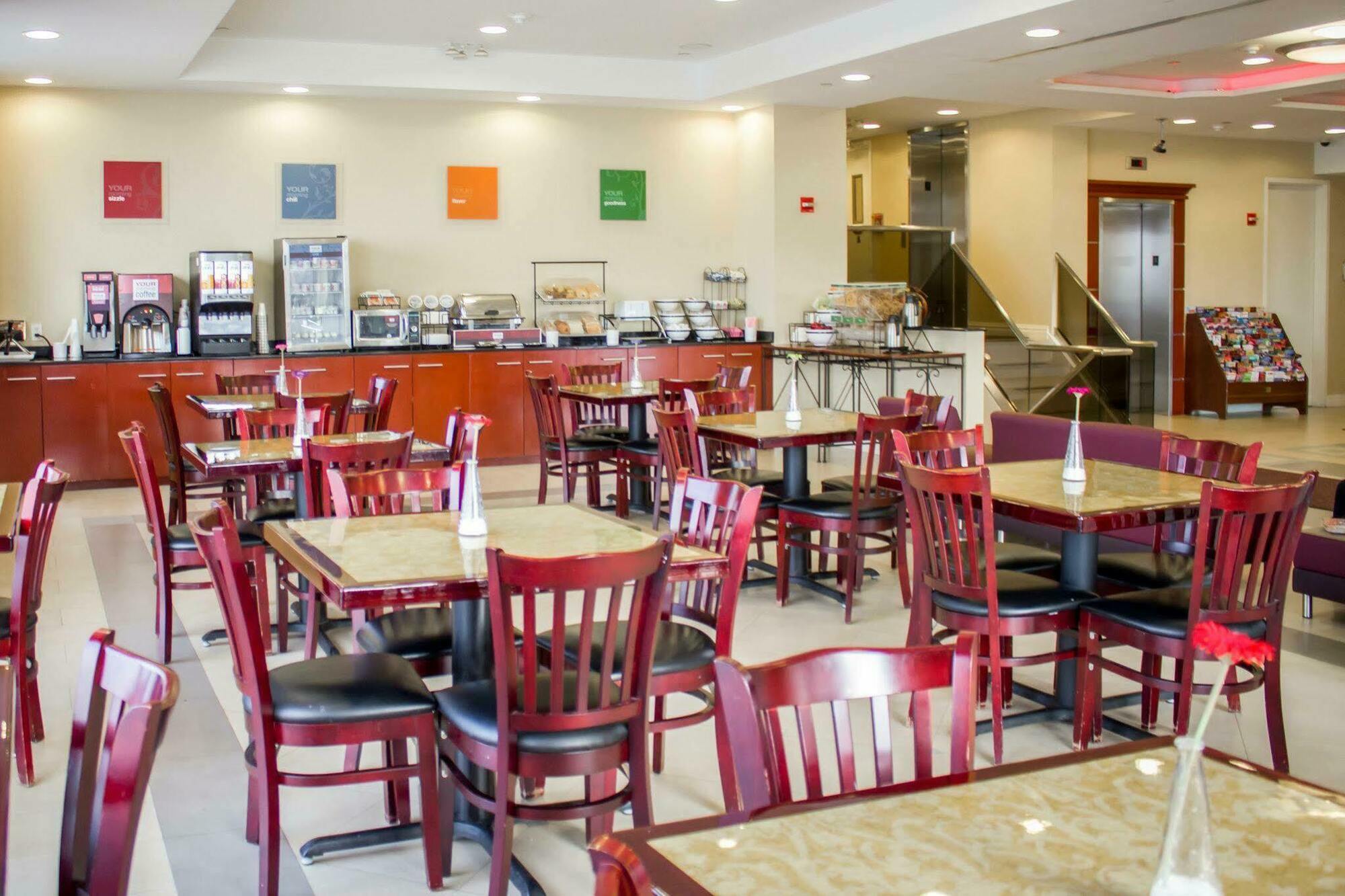 Comfort Inn & Suites Laguardia Airport New York Exterior foto